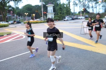 Runner Photo 4249422