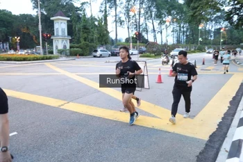 Runner Photo 4249428