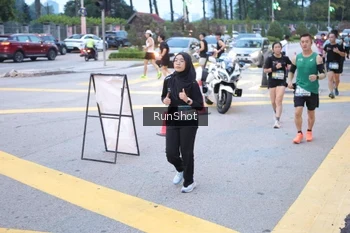 Runner Photo 4249490