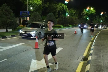 Runner Photo 4249975