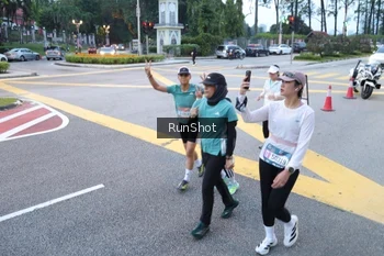 Runner Photo 4250356