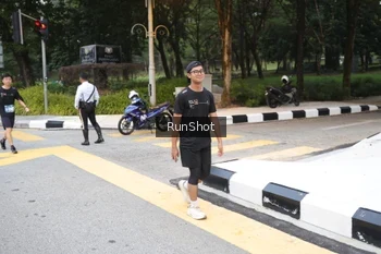 Runner Photo 4251038