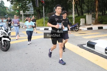 Runner Photo 4251056