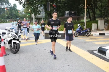 Runner Photo 4251064