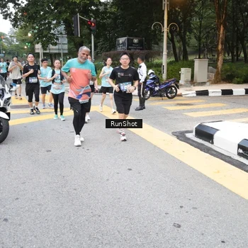 Runner Photo 4251107