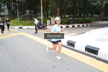 Runner Photo 4251181