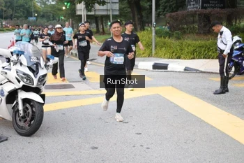 Runner Photo 4251190