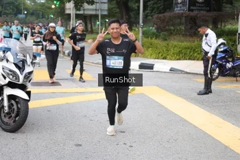 Runner Photo 4251191