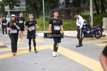 Runner Photo 4251201