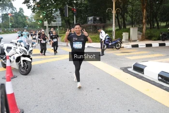 Runner Photo 4251202