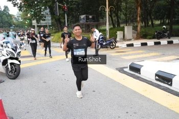 Runner Photo 4251203
