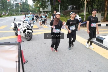 Runner Photo 4251224