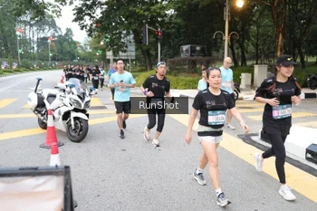 Runner Photo 4251280