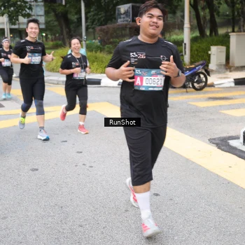 Runner Photo 4251345