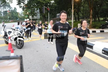Runner Photo 4251355