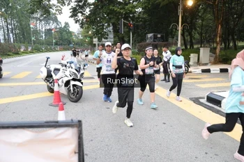Runner Photo 4251374