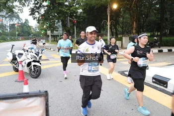 Runner Photo 4251378