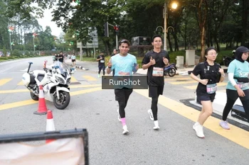 Runner Photo 4251384