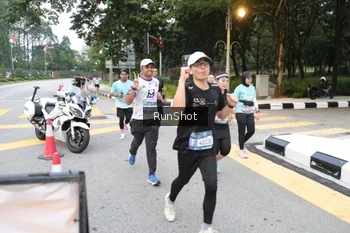 Runner Photo 4251385
