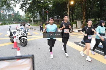 Runner Photo 4251387