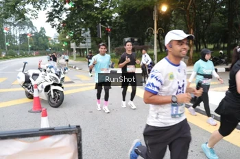 Runner Photo 4251389