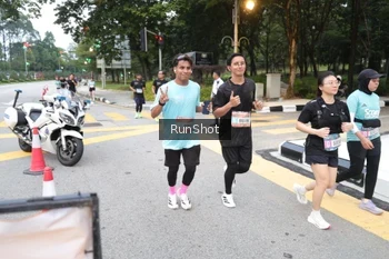 Runner Photo 4251390