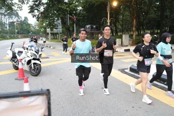 Runner Photo 4251394