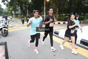 Runner Photo 4251396