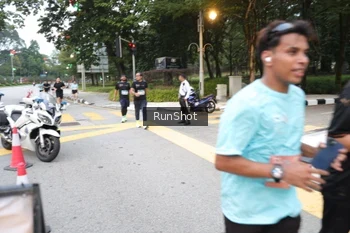 Runner Photo 4251397