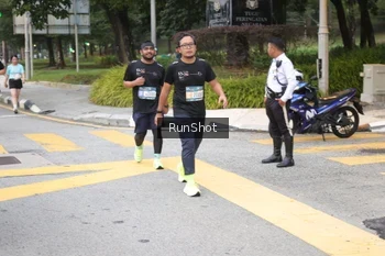 Runner Photo 4251404