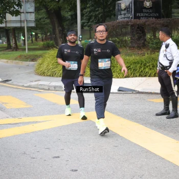 Runner Photo 4251415