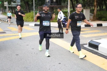 Runner Photo 4251423