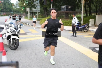 Runner Photo 4251440