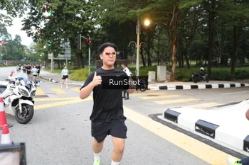 Runner Photo 4251442