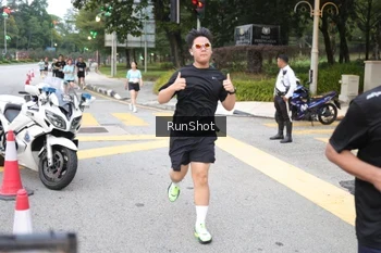 Runner Photo 4251443
