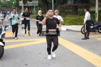 Runner Photo 4251537