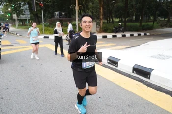 Runner Photo 4251617