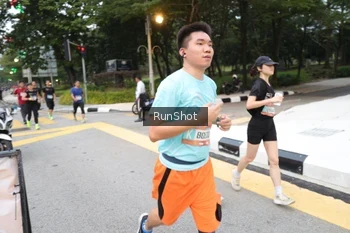 Runner Photo 4251663