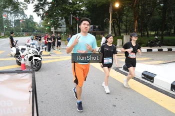 Runner Photo 4251667