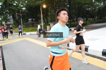 Runner Photo 4251675