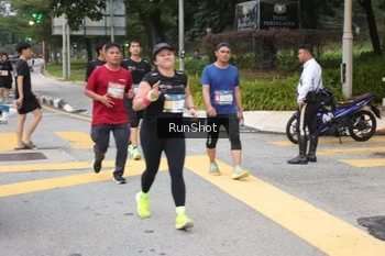 Runner Photo 4251677