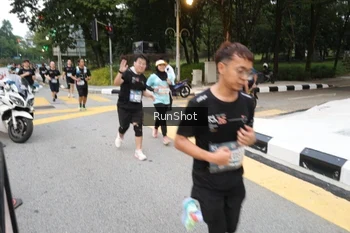 Runner Photo 4252165