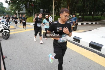 Runner Photo 4252176