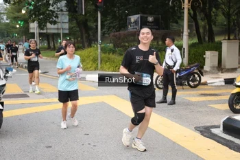 Runner Photo 4252221