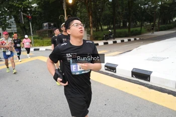 Runner Photo 4252407