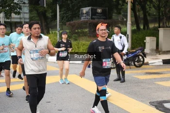 Runner Photo 4252420