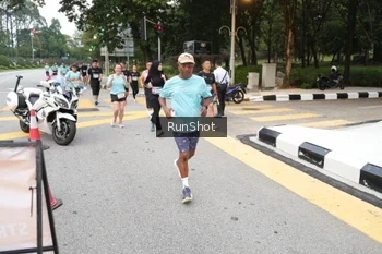 Runner Photo 4252642
