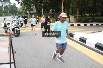 Runner Photo 4252643