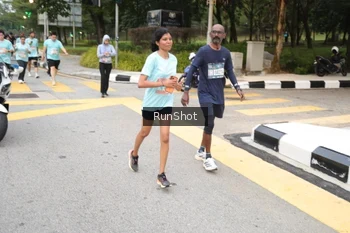 Runner Photo 4252999