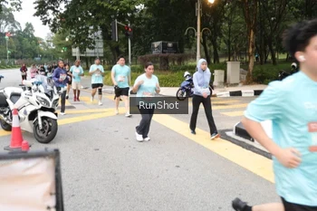 Runner Photo 4253025